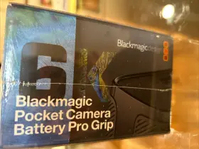 Bmd-cinecampochdxbt2 Black Magic Blackmagic Design Pocket Cinema Camera Battery Pro Grip Cinecampochdxbt2 #2