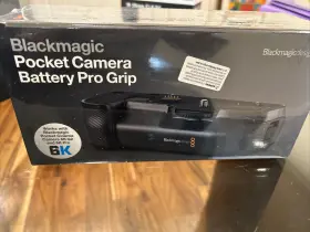 Bmd-cinecampochdxbt2 Black Magic Blackmagic Design Pocket Cinema Camera Battery Pro Grip Cinecampochdxbt2 #3