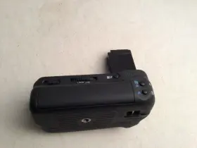 0050c001 Canon Original Bg-e18 Battery Grip For Eos Rebel T6i And T6s #2