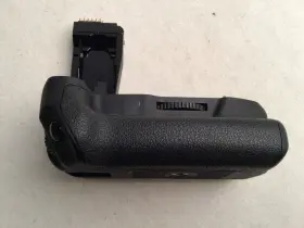 0050c001 Canon Original Bg-e18 Battery Grip For Eos Rebel T6i And T6s #3