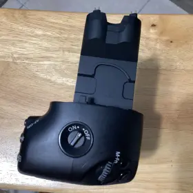 0500004531 Canon Battery Grip Camera Accessory Bg-e7 #3
