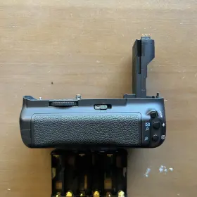 Bg-e7 Canon Battery Grip For Eos 7d Good #2