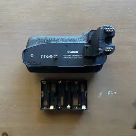 Bg-e7 Canon Battery Grip For Eos 7d Good