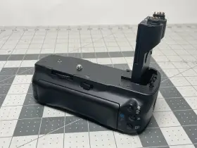 Viv-pg-5dii Canon Vivitar Battery Grip For 5d Mark Ii