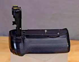 Mk-60d Meike Multi-power Battery Grip For Canon 60d #2