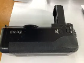 Mk-ar7 Meike Iv Pro Grip / Battery Pack For Sony A7