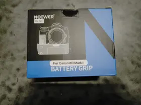 10102302 Neewer Bg-e21 Battery Grip For Canon 6d Mark Ii Digital Camera Vertical
