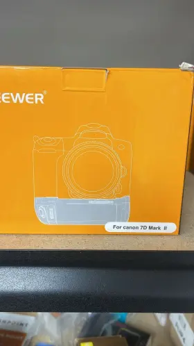 Nw-7dr Neewer 427279639077 Grip For Canon 7d Ii New