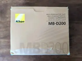 Mb-d200 Nikon 25337 With Box Multi Power Battery Pack For D200 Black