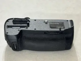 Nikon Bg-2l Vertical Battery Grip For D600 - Untested