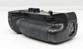 D7100 Nikon Bg-2n Battery Grip For D7100. D7200 #2
