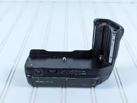 Mb-23 Nikon For F4 Grip Oem With Battery Untested Free Shipping