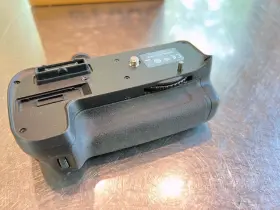 Ms-d11en Nikon Mb-d11 Battery Pack With