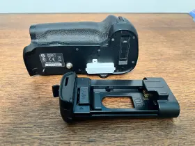 Mb-d12 Nikon Battery Grip - Used. Good Condition #3