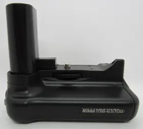 Mb-e5700 Nikon Aa Battery Grip For Coolpix 5700 And 8700 Digital Camera