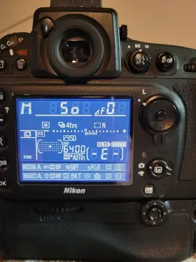 Nik9n Nikon D800 With Battery Grip