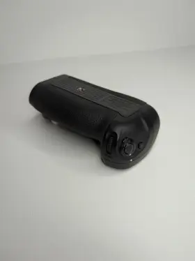 Nk27169 Nikon Original Oem Mb-d17 Multi Power Battery Pack For D500 Missing Tray