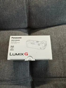 Dmw-bgg9e Panasonic Battery Grip For Lumix G9 New/old Stock
