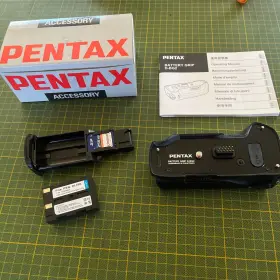 D-li50 Pentax D-bg2 Battery Grip For K10d K20d W. And Sd Card