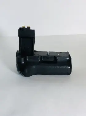 Sonilco Bg-550d Vertical Battery Grip Pack For Canon Eos 550d 600d 650d 700d T5i T4i T3i T2i