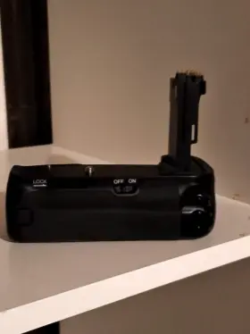 1-viv-pg-t7i Vivitar Viv-pg-t7i Battery Grip For Canon T7i #3
