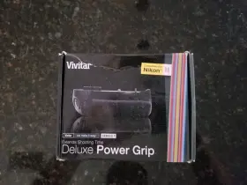 Viv-pg-d610 Vivitar 99153 Deluxe Power Grip / Nikon Compatible D600-d610