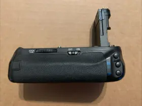 Vivitar Bg-1t Vertical Battery Grip For Canon Eos 70d