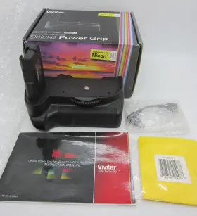 Viv-pg-d5300 Vivitar Deluxe Power Battery Grip For Nikon D5100 D5200 D5300 New