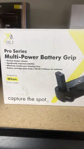 Xtng3100 Xit Battery Grip For Nikon D3100 D3200