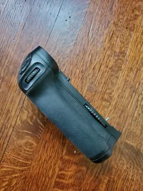 Ze-nbg600 Zeikos Power Battery Grip For Nikon D600 D610