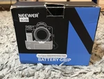 Neewer BG-E8D Replacement Battery Grip For Canon Eos 550D 600D 650D 700D. Fixed Price $14.99.