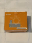 Neewer Pro Battery Grip For Canon Eos 550D/600D/650D/700D Rebel T2I/T3I/T4I/T5I. Fixed Price $24.95.