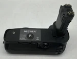 Neewer Battery Grip BG-E20 For Canon 5D Mark Iv. Fixed Price $24.97.