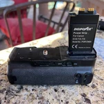 Digipower PGR-CNE8 Grip For Canon Eos T2I T3I Black. Fixed Price $39.00.
